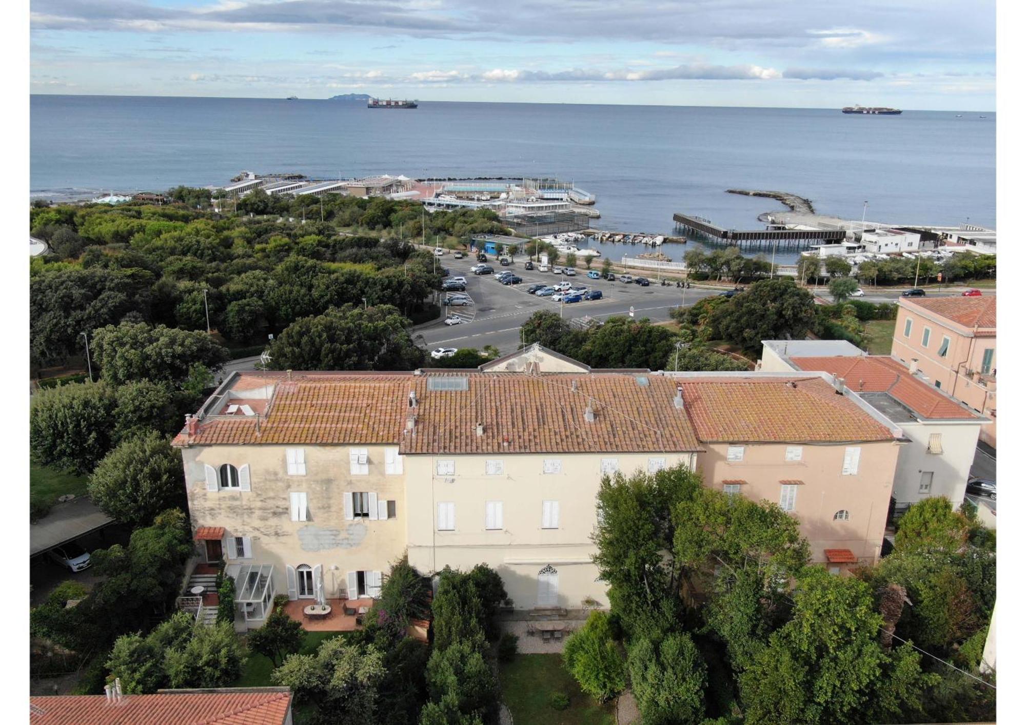 Villa Anselmi - Arteindiretta Ливорно Экстерьер фото